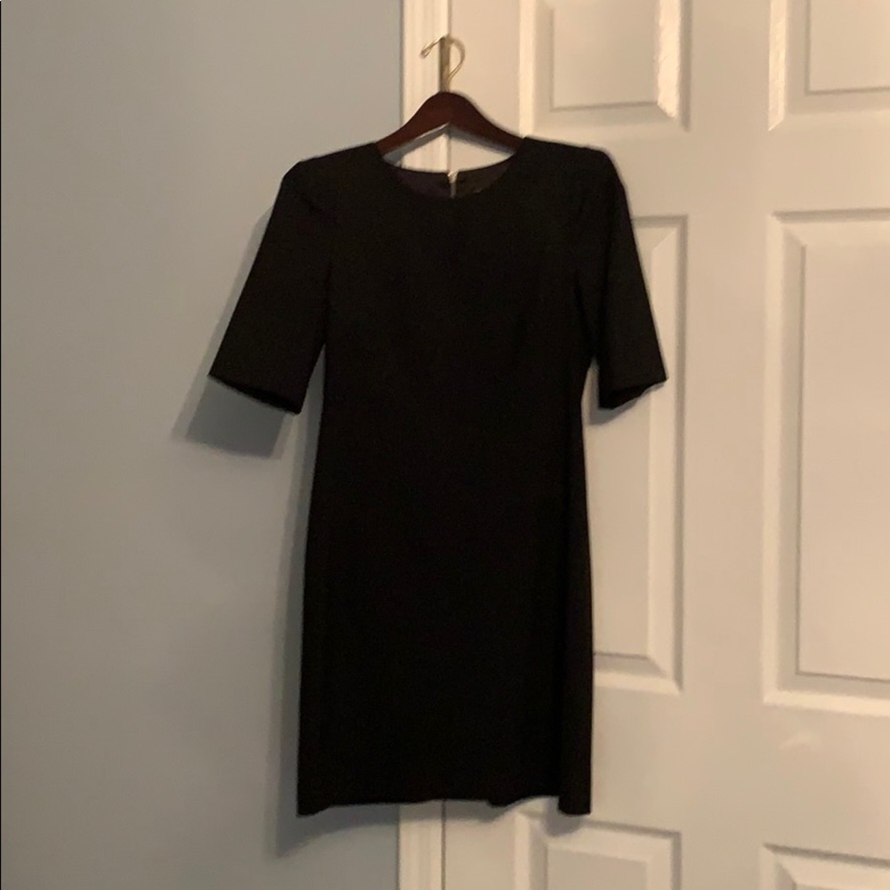 Get that job! Size 4 classic black Theory dress